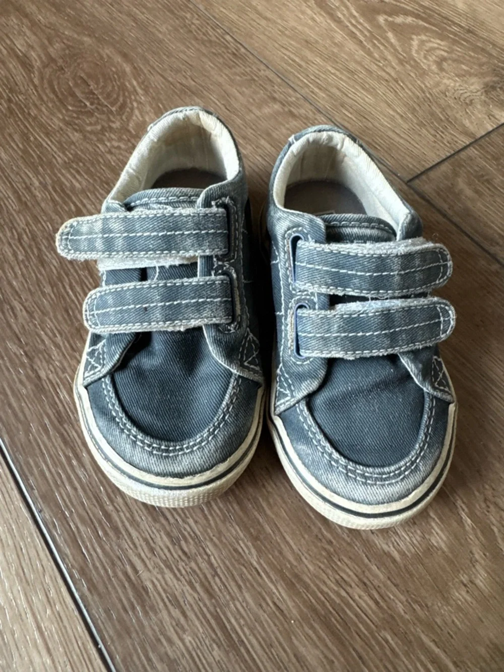 Sperry Kids Gray Canvas Hook-and-Loop Sneakers